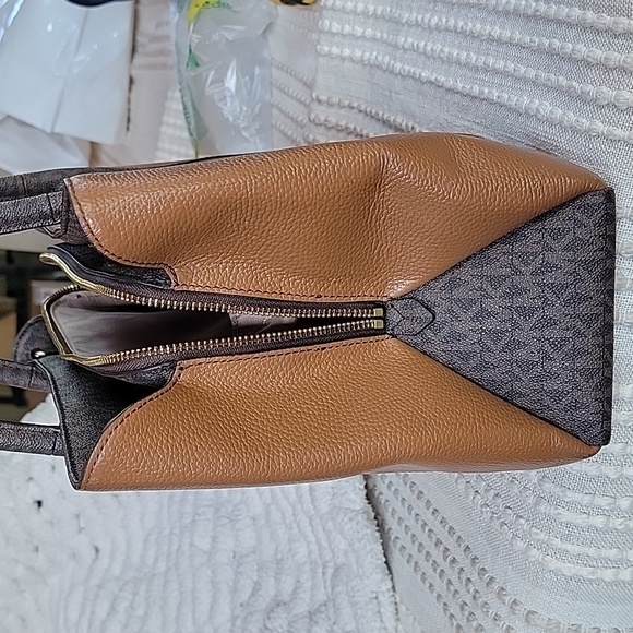 Purse - Picture 7 of 13